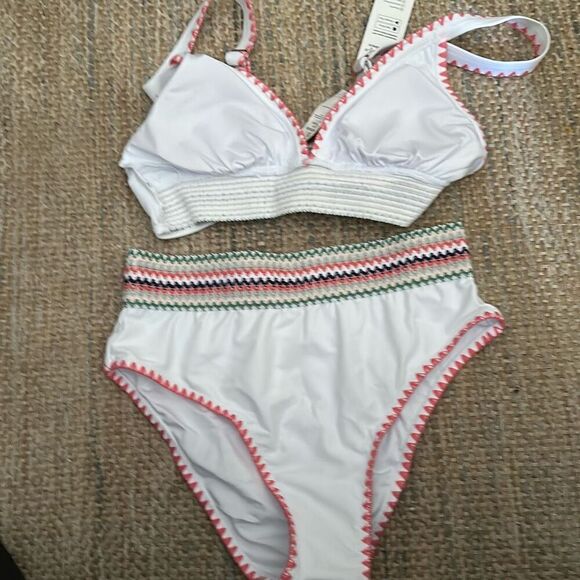 Shell Stitch Bikini Bralette & High Waist Bottoms Set - Picture 2 of 3